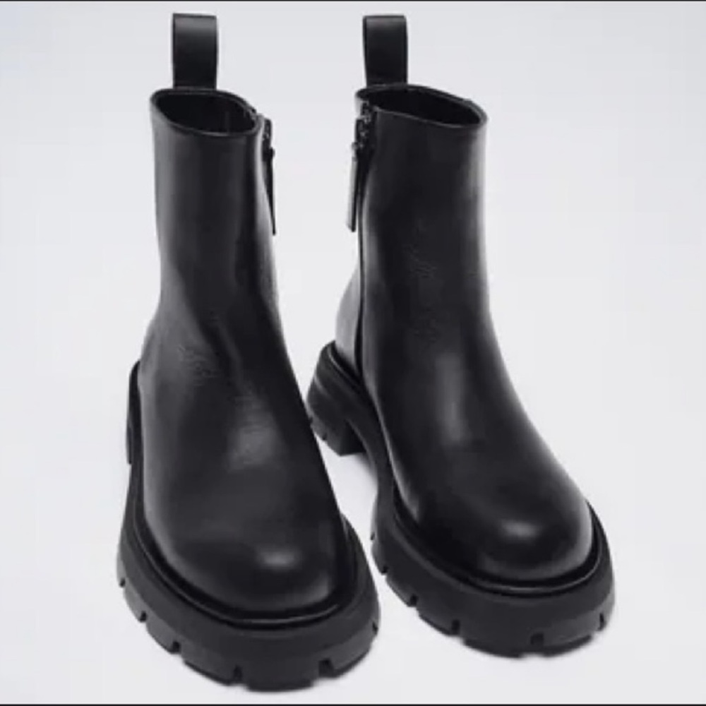 Zara Lug Sole Low Heel Leather Boots size 8 / 39